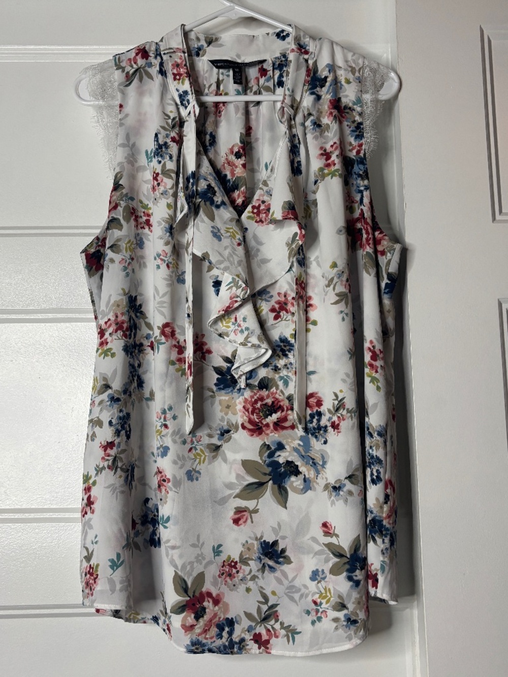 White House Black Market Floral Lace Detail Sleeveless Blouse